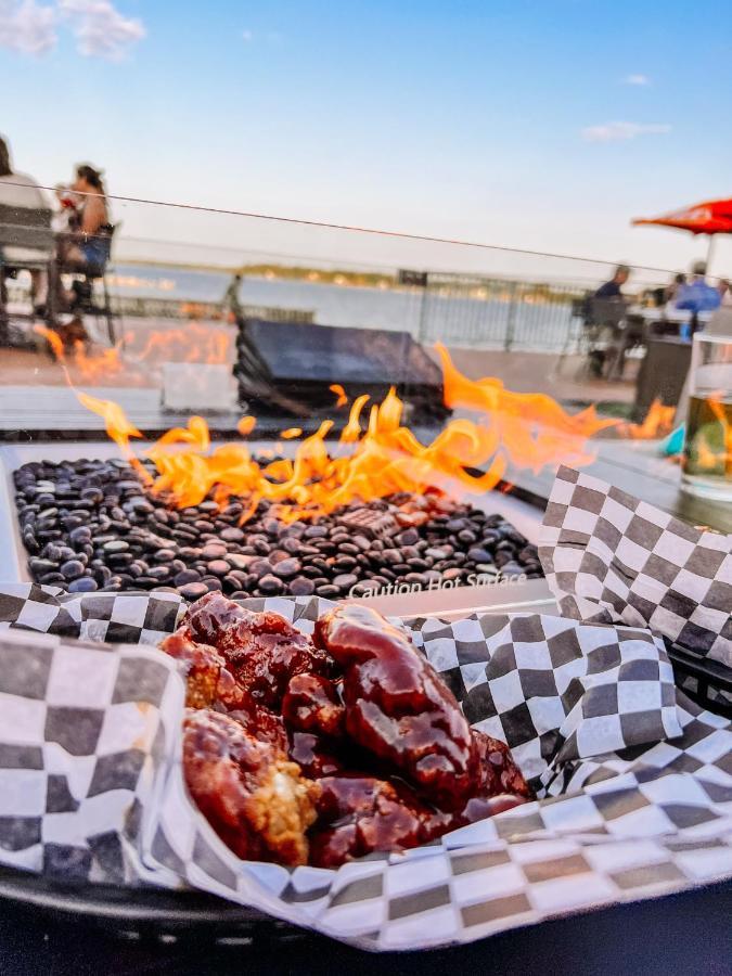 La Place Rendez-Vous Hotel Fort Frances Esterno foto