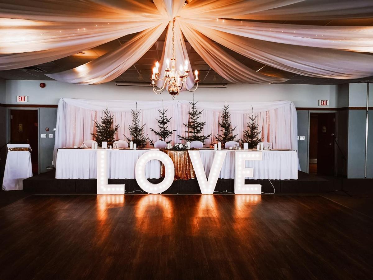 La Place Rendez-Vous Hotel Fort Frances Esterno foto