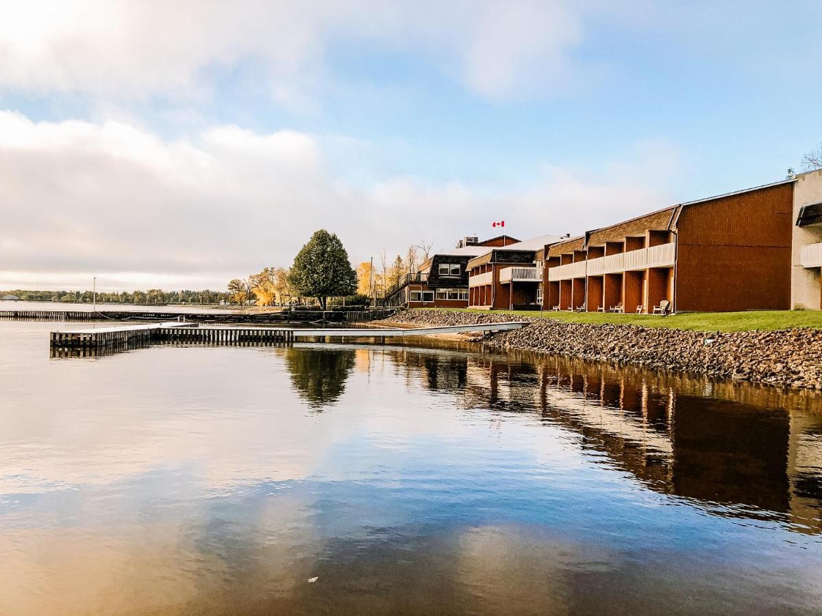 La Place Rendez-Vous Hotel Fort Frances Esterno foto