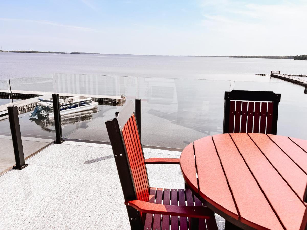 La Place Rendez-Vous Hotel Fort Frances Esterno foto