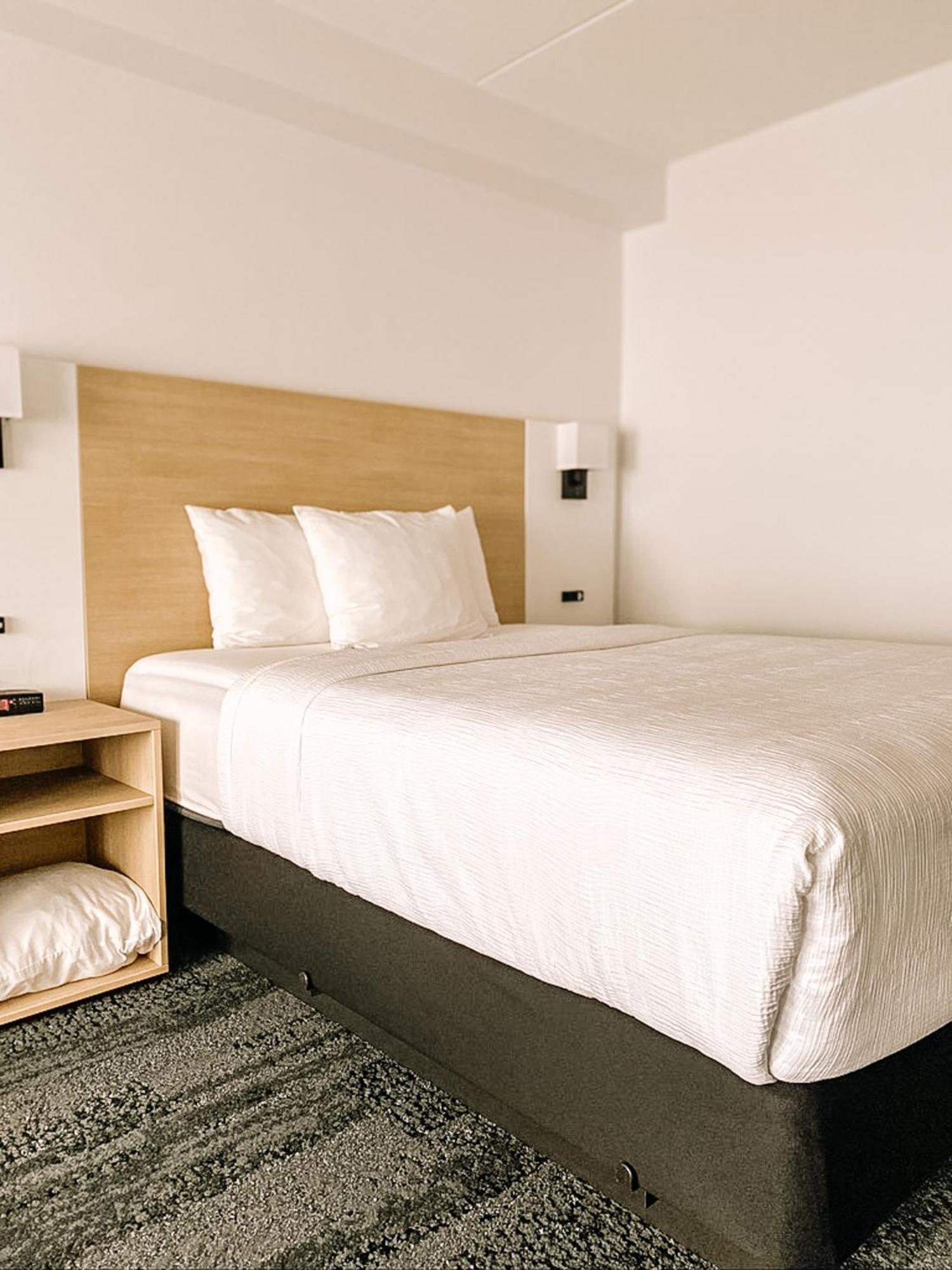 La Place Rendez-Vous Hotel Fort Frances Esterno foto