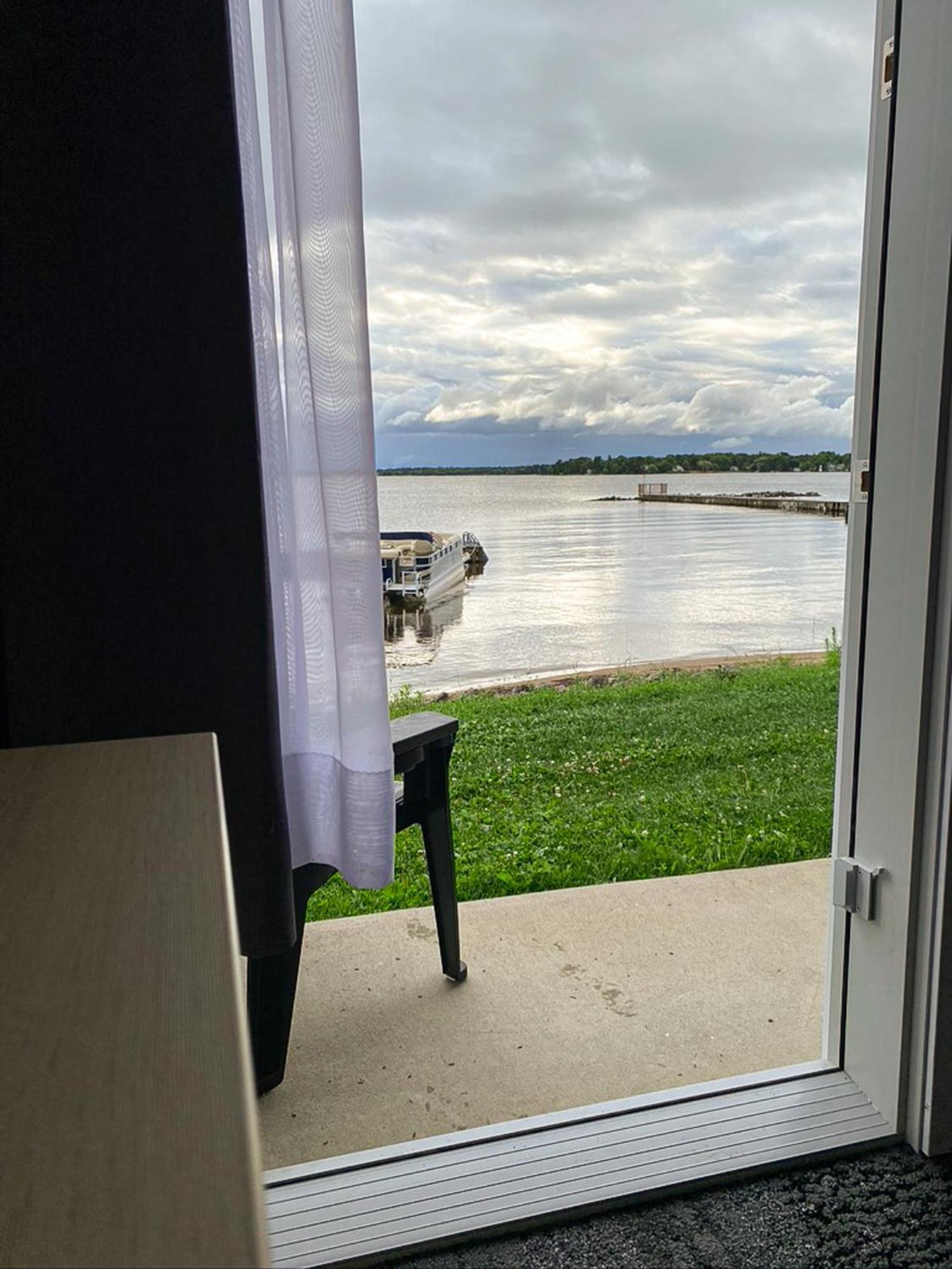 La Place Rendez-Vous Hotel Fort Frances Esterno foto